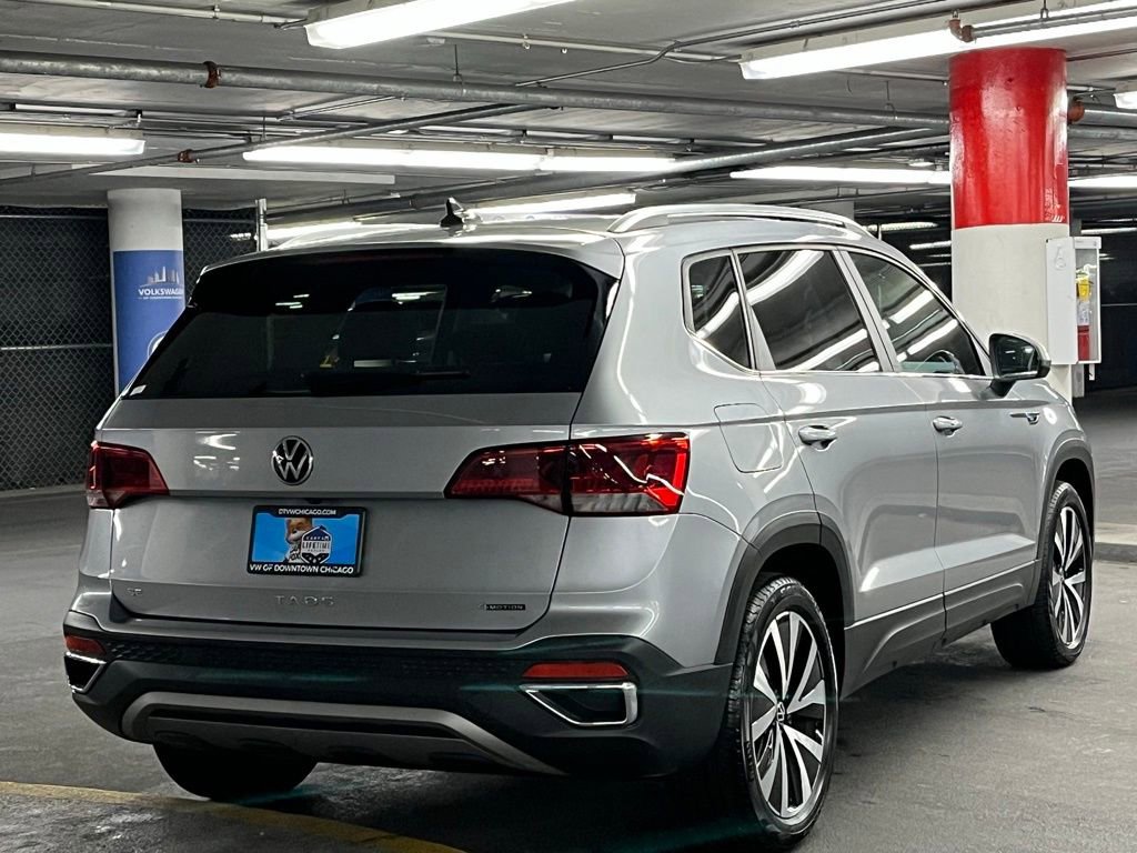 Used 2023 Volkswagen Taos SE w/ Panoramic Sunroof Package image 6