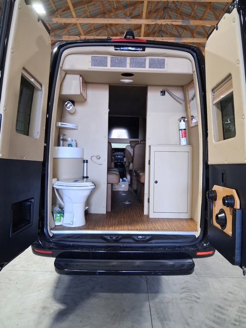 Used 2022 Mercedes-Benz Sprinter 3500 image 3