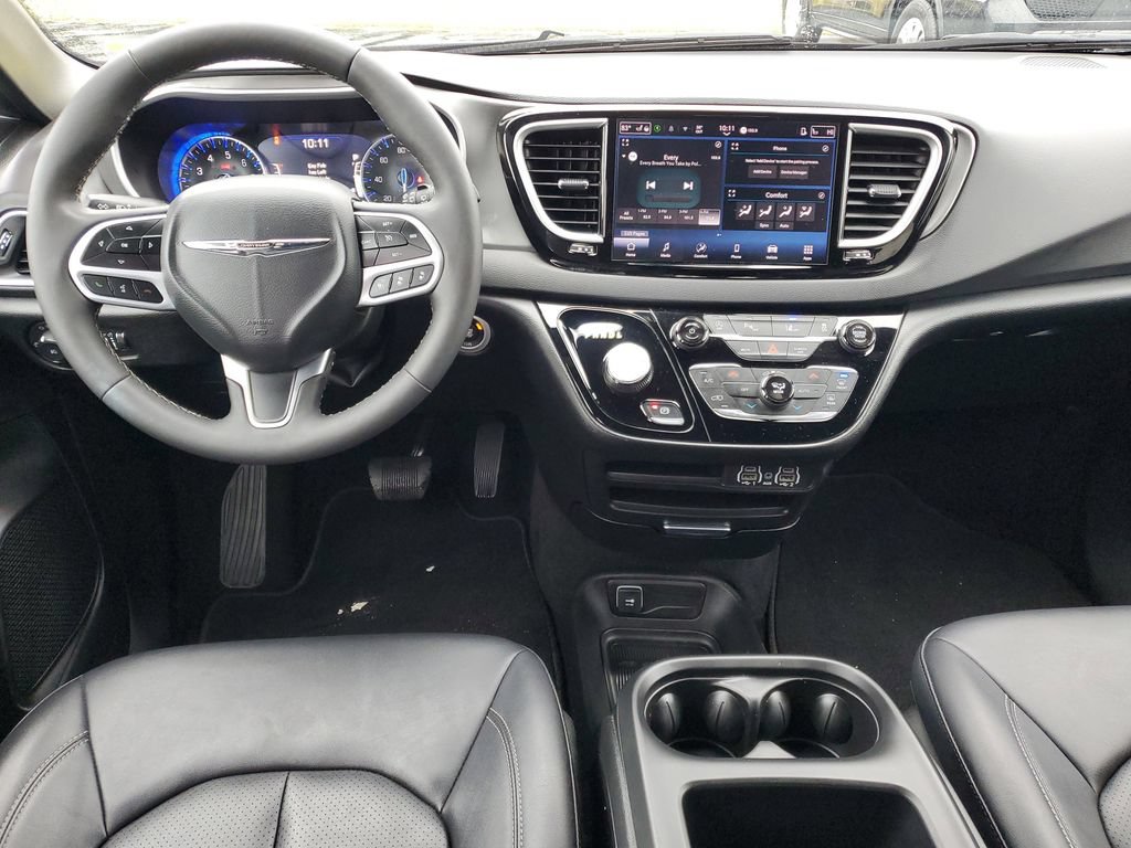 Used 2025 Chrysler Pacifica Select FWD image 26