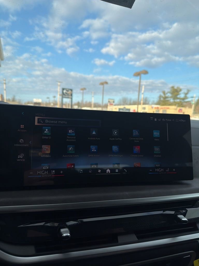 New 2026 BMW X7 xDrive40i w/ Premium Package image 44