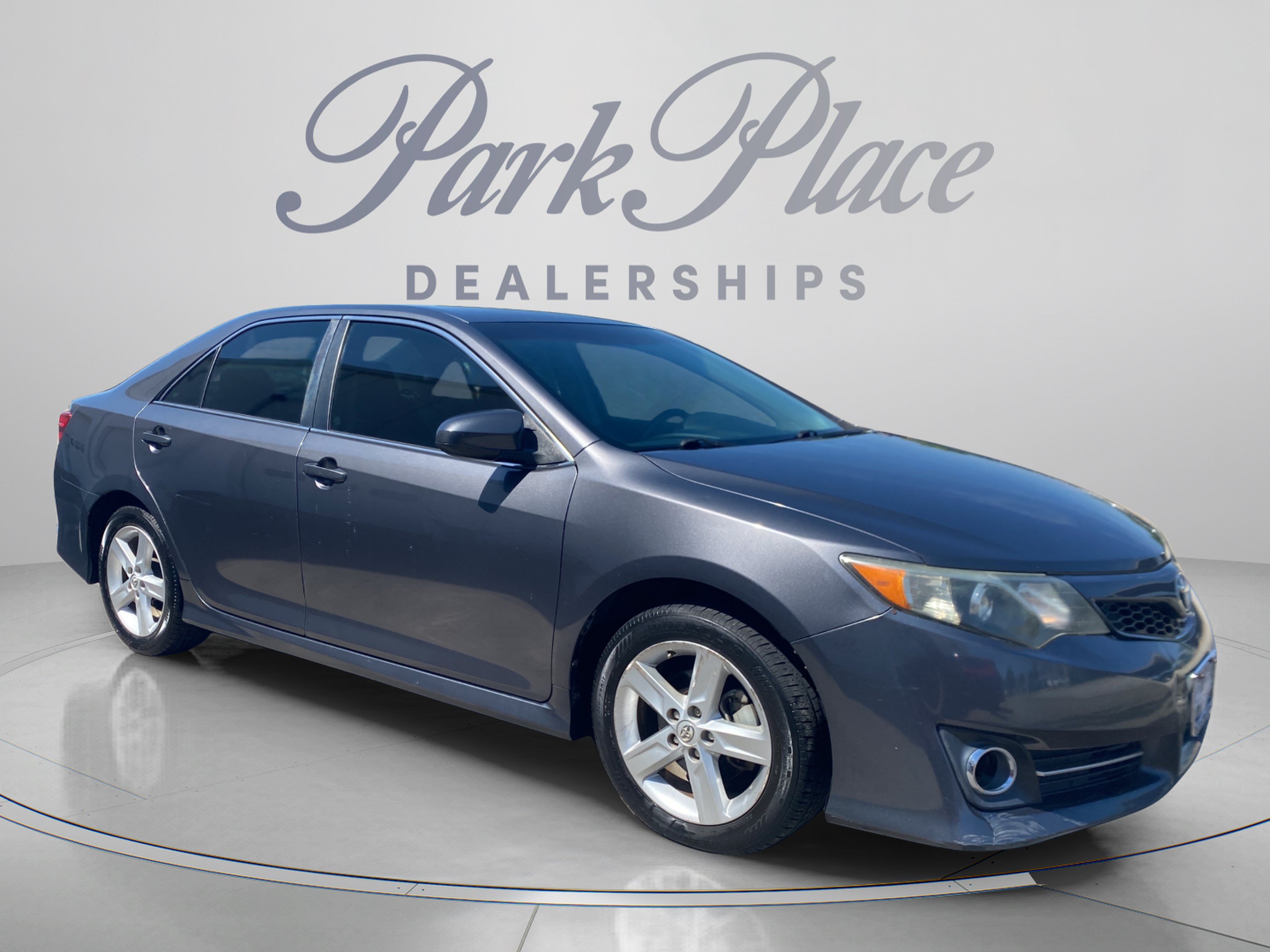 Used 2013 Toyota Camry SE FWD image 8