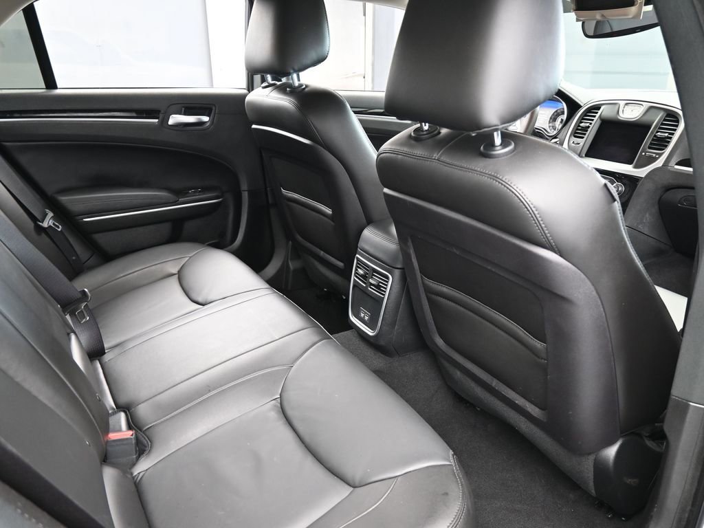Used 2023 Chrysler 300 Touring L image 38