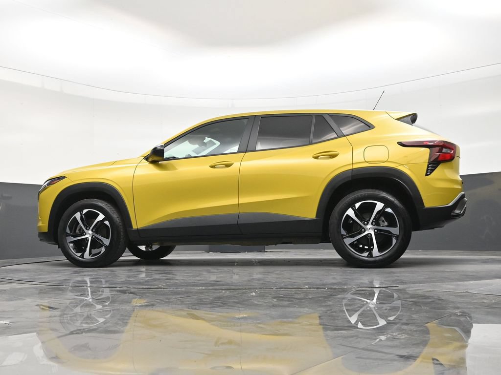 Used 2025 Chevrolet Trax RS FWD image 21