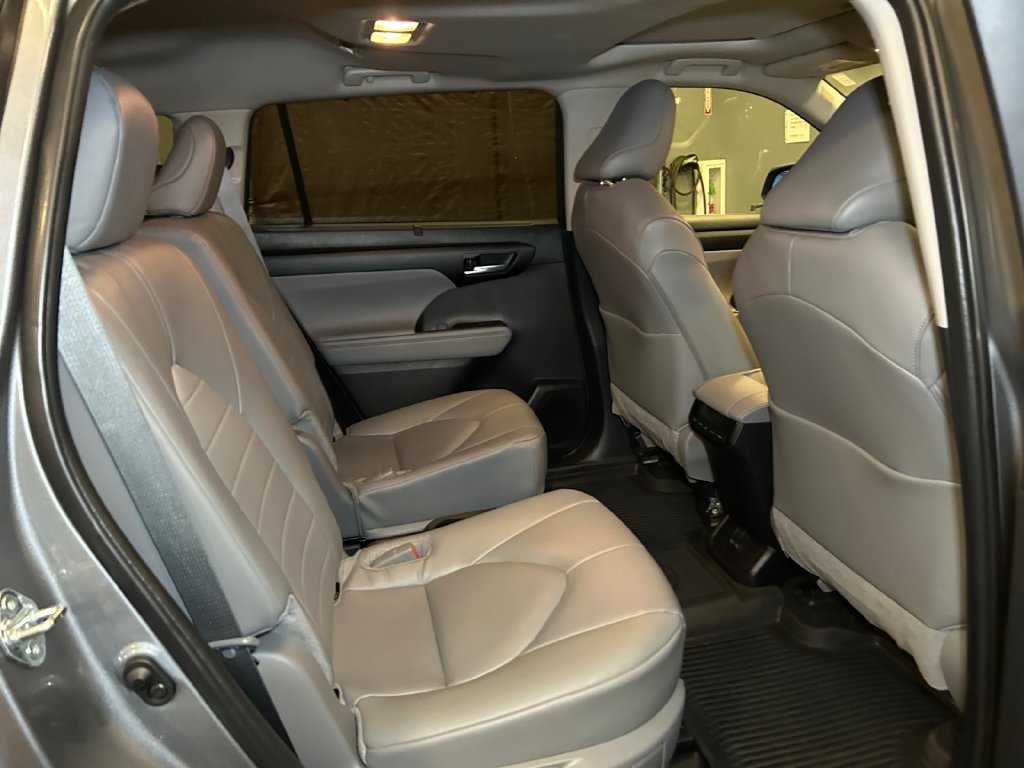 Certified 2026 Toyota Highlander XLE AWD/4WD image 18