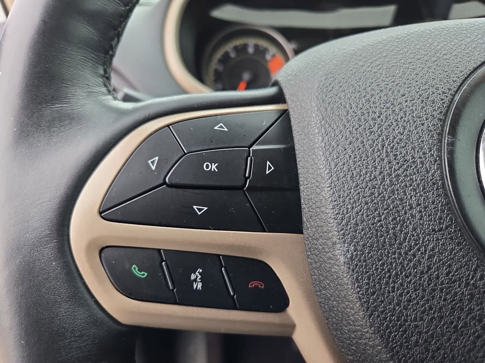 Used 2017 Jeep Cherokee Limited FWD image 22