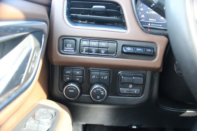 Used 2024 Chevrolet Tahoe High Country w/ Premium Package AWD/4WD image 34