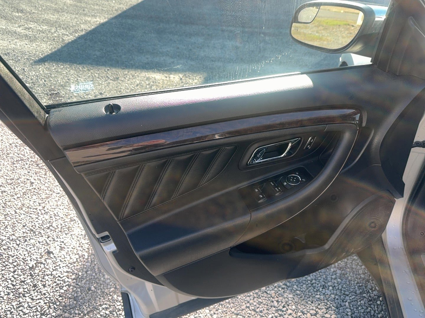 Used 2016 Ford Taurus Limited image 12