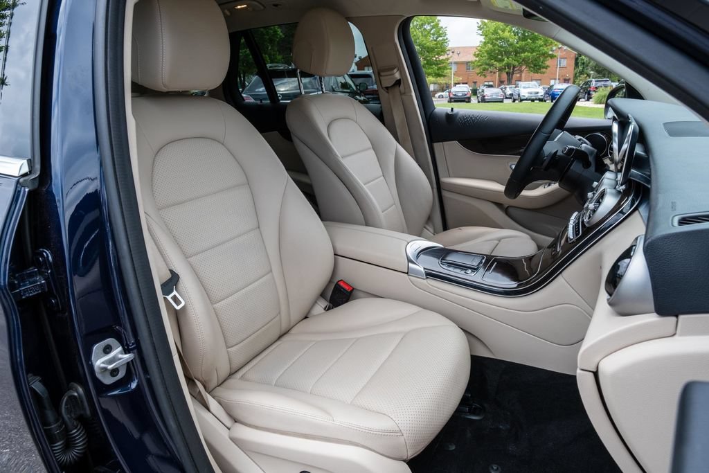Used 2022 Mercedes-Benz GLC 300 4MATIC image 27