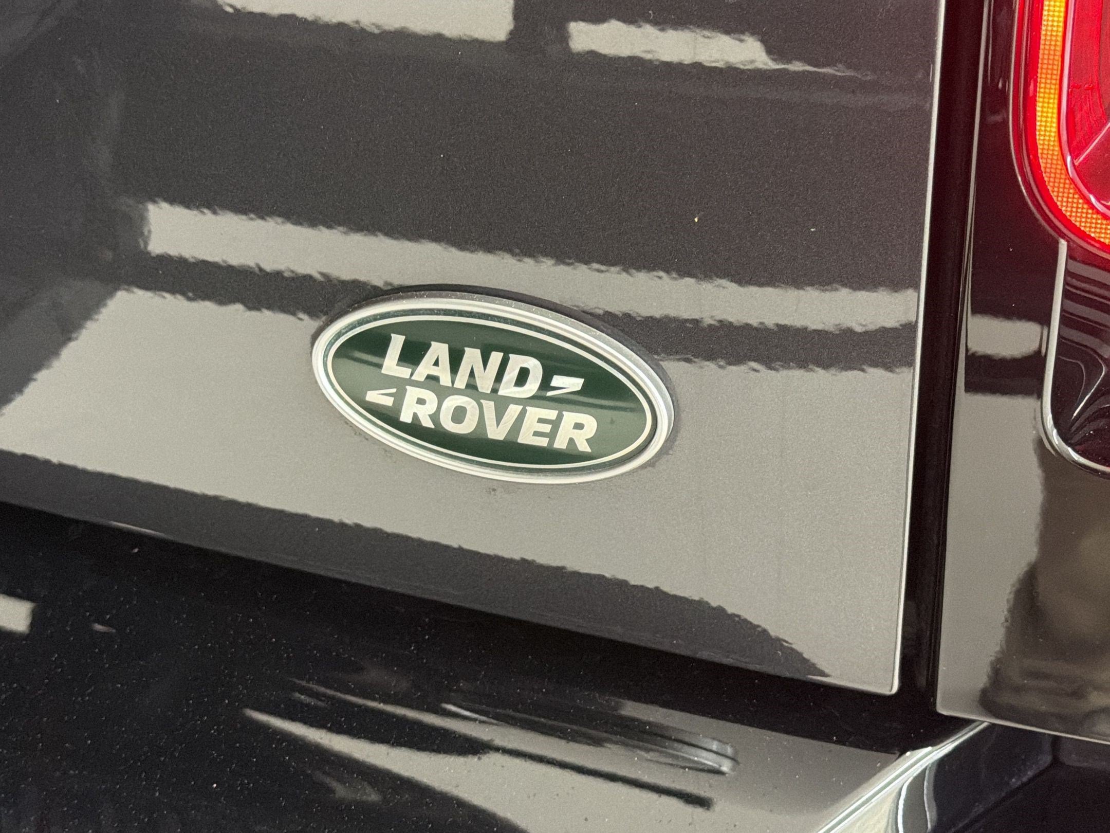 Used 2023 Land Rover Defender 90 X-Dynamic SE AWD/4WD image 33