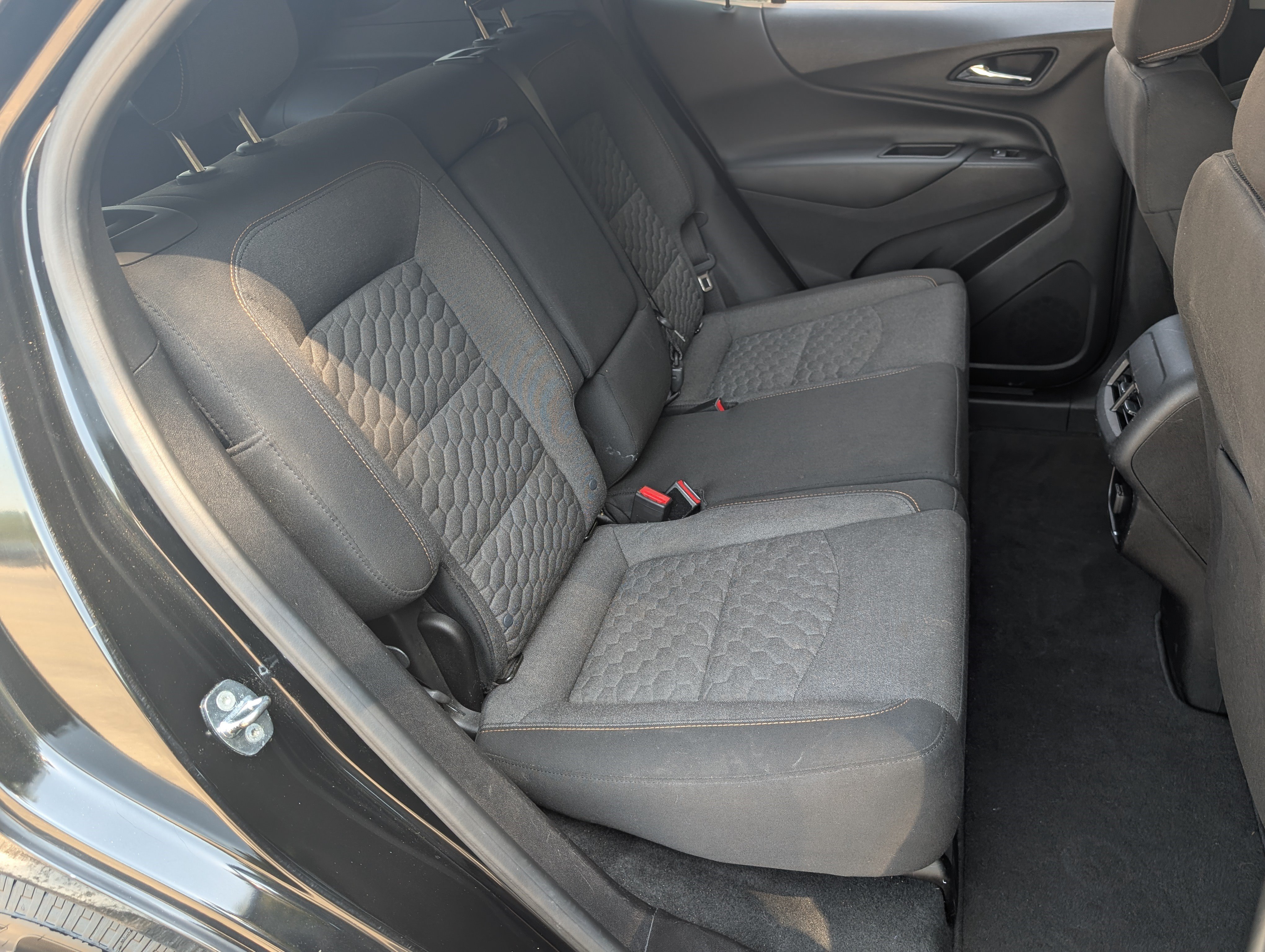 Used 2018 Chevrolet Equinox LT FWD image 19