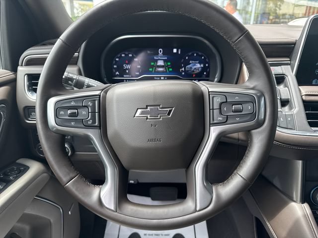 Certified 2023 Chevrolet Suburban Z71 w/ Luxury Package AWD/4WD image 14
