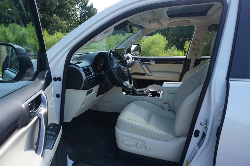 Used 2023 Lexus GX 460 Premium w/ Premium Plus Package AWD/4WD image 2
