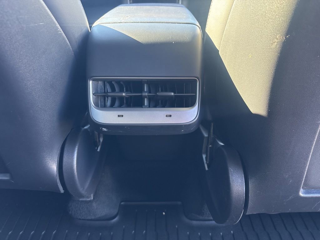 Used 2020 Tesla Model Y Long Range image 19