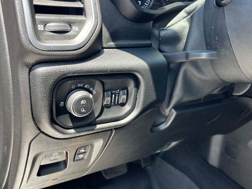 Used 2019 RAM 1500 Laramie w/ Sport Appearance Package AWD/4WD image 31
