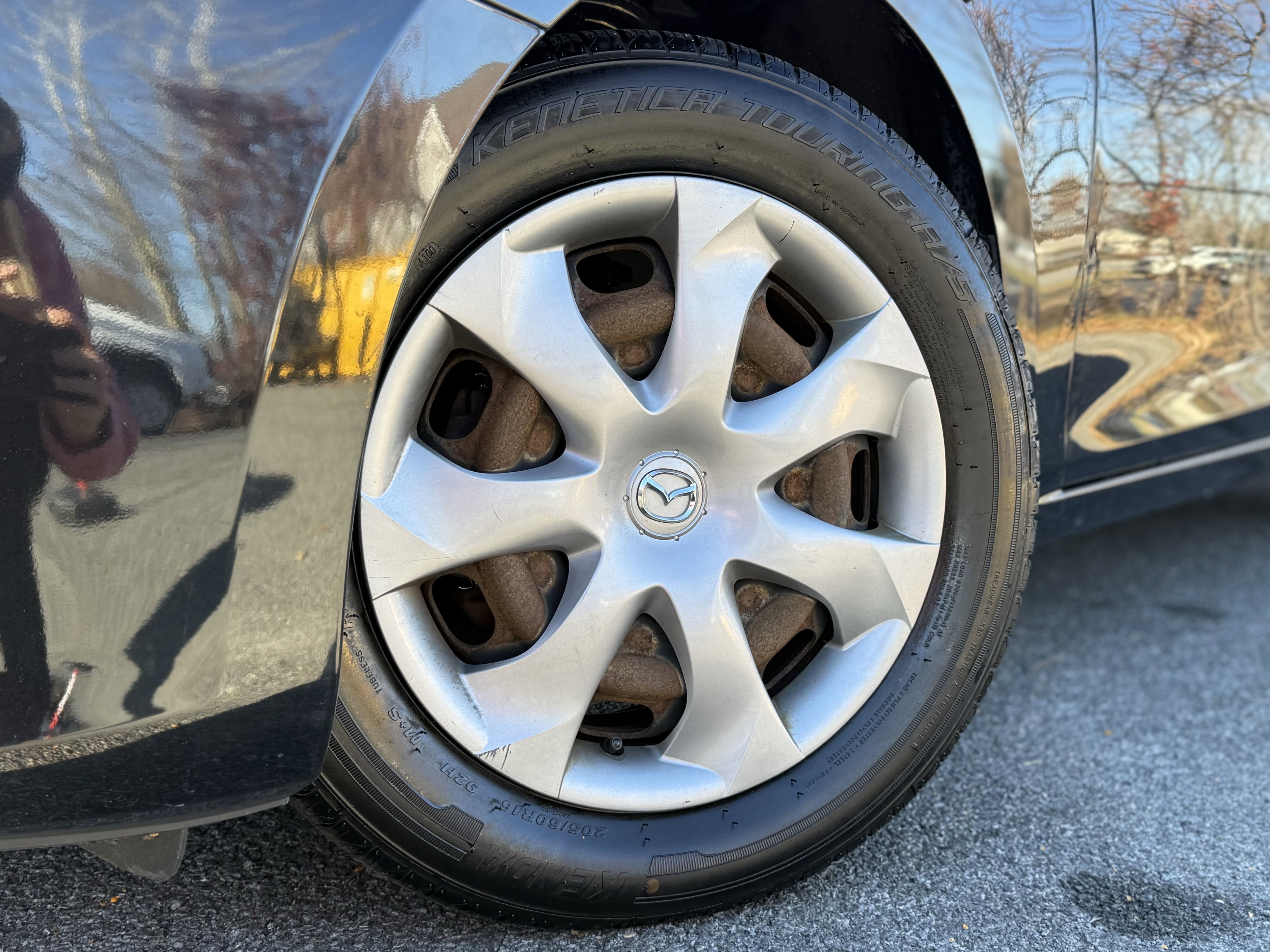 Used 2014 MAZDA MAZDA3 i Sport image 3