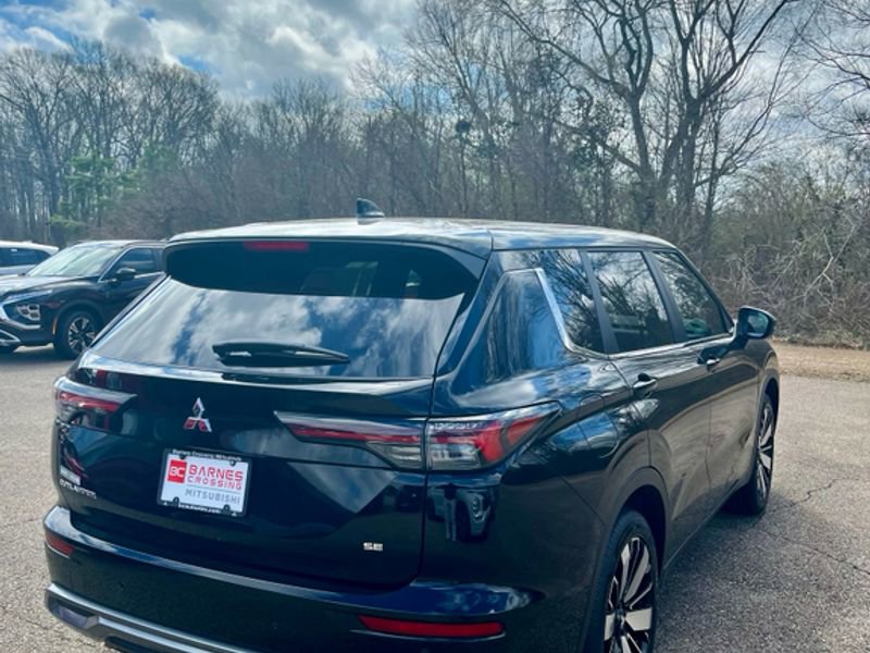 New 2026 Mitsubishi Outlander SE FWD image 7