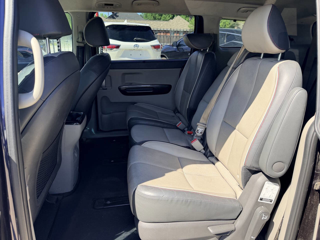 Used 2018 Kia Sedona EX image 14