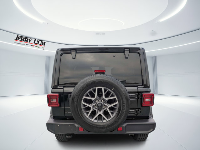 Certified 2026 Jeep Wrangler Unlimited Sahara AWD/4WD image 4