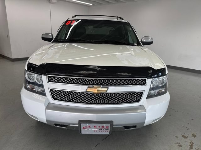 Used 2007 Chevrolet Avalanche LT w/ LT Preferred Equipment Group AWD/4WD image 3