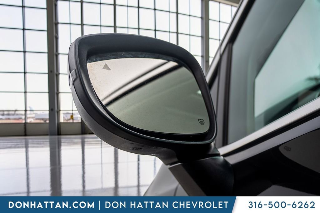 Used 2023 Chrysler Pacifica Touring-L FWD image 37