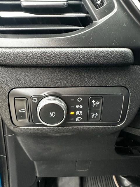 Used 2021 Ford Escape Titanium image 23