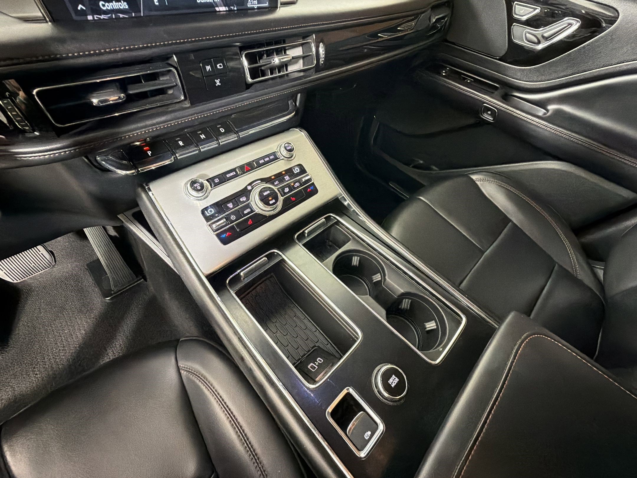 Used 2020 Lincoln Aviator 2WD image 25