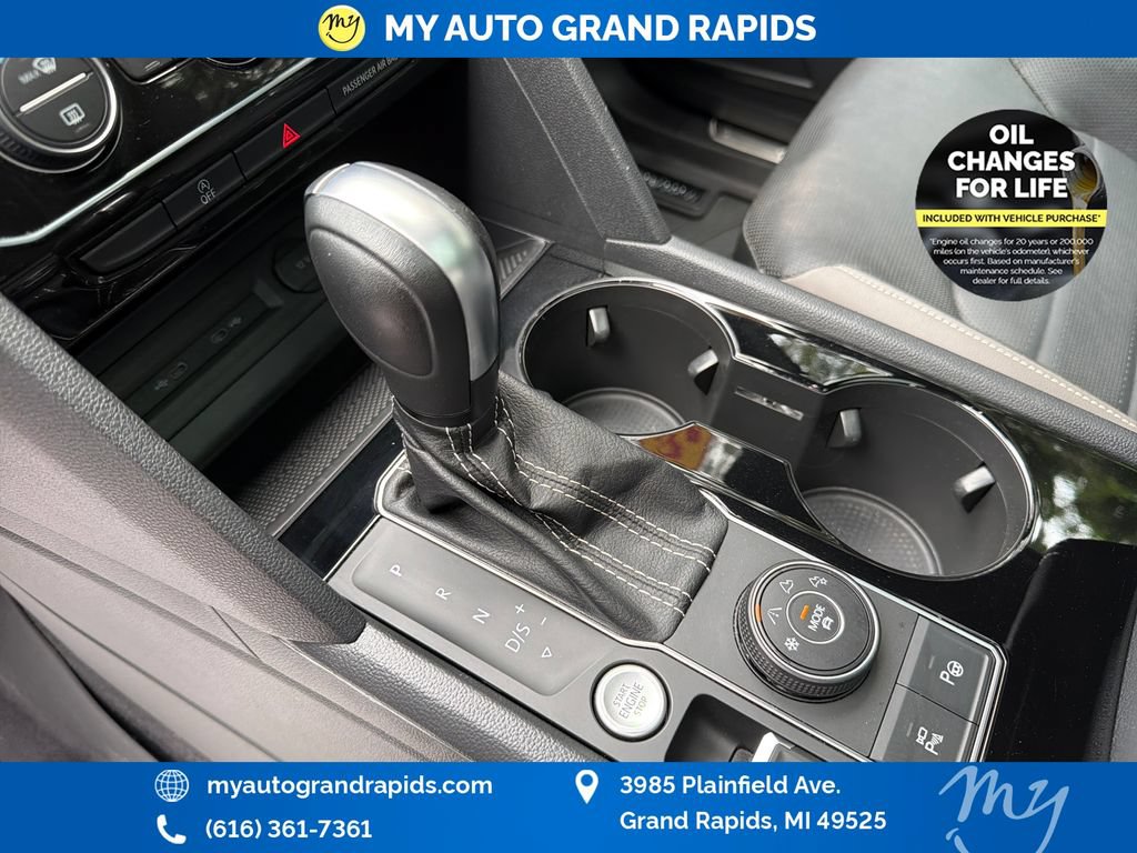 Used 2022 Volkswagen Atlas Cross Sport SEL Premium R-Line AWD/4WD image 24
