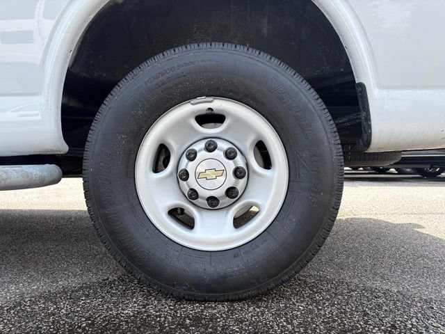 Used 2024 Chevrolet Express 2500 w/ Driver Convenience Package RWD image 16