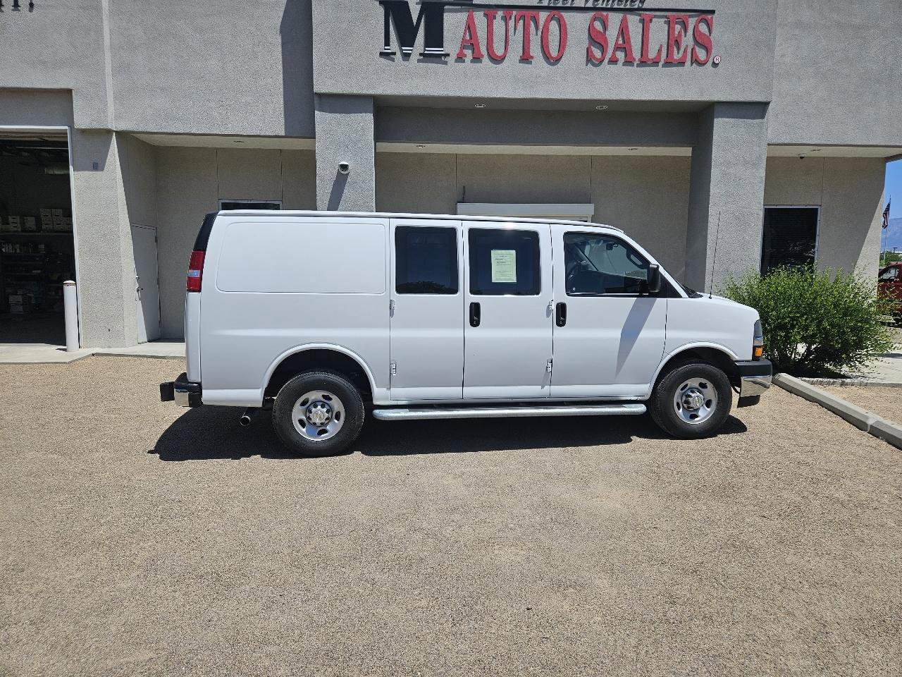 Used 2024 Chevrolet Express 2500 w/ Driver Convenience Package RWD image 6