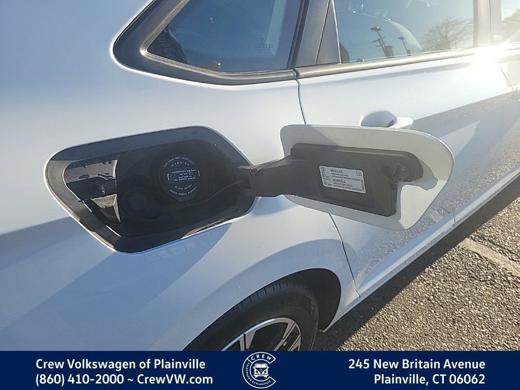 Certified 2025 Volkswagen Jetta Sport image 32