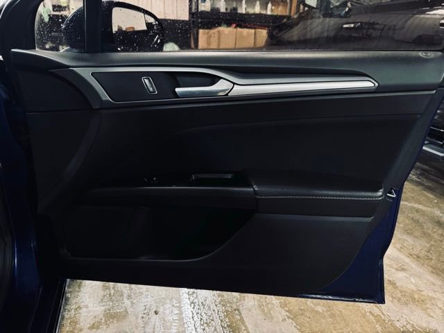 Used 2016 Ford Fusion SE w/ SE Cold Weather Package image 13