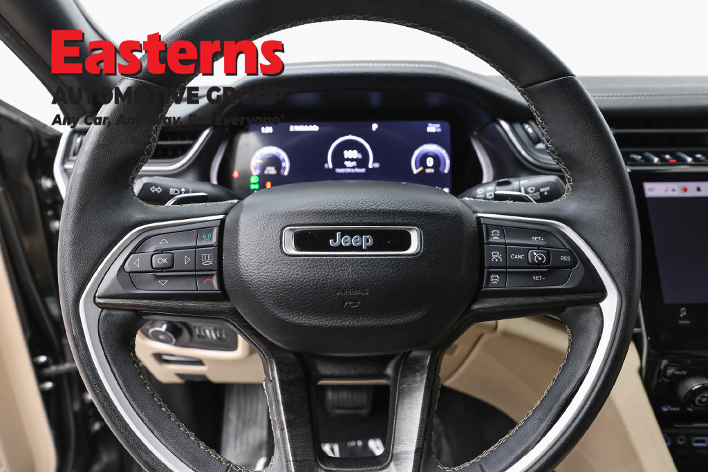 Used 2023 Jeep Grand Cherokee L Limited AWD/4WD image 12