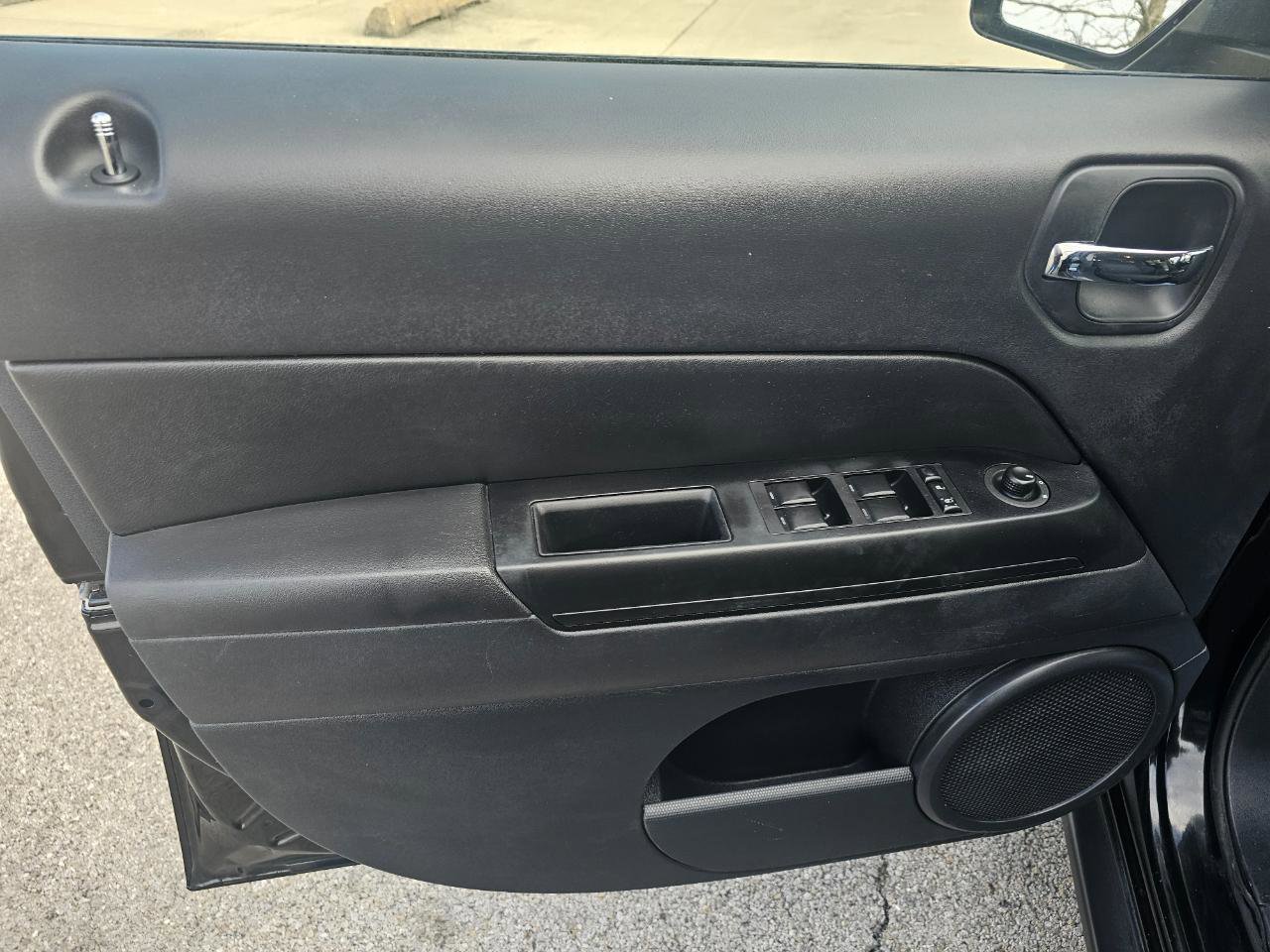 Used 2016 Jeep Patriot Sport w/ Power Value Group FWD image 24