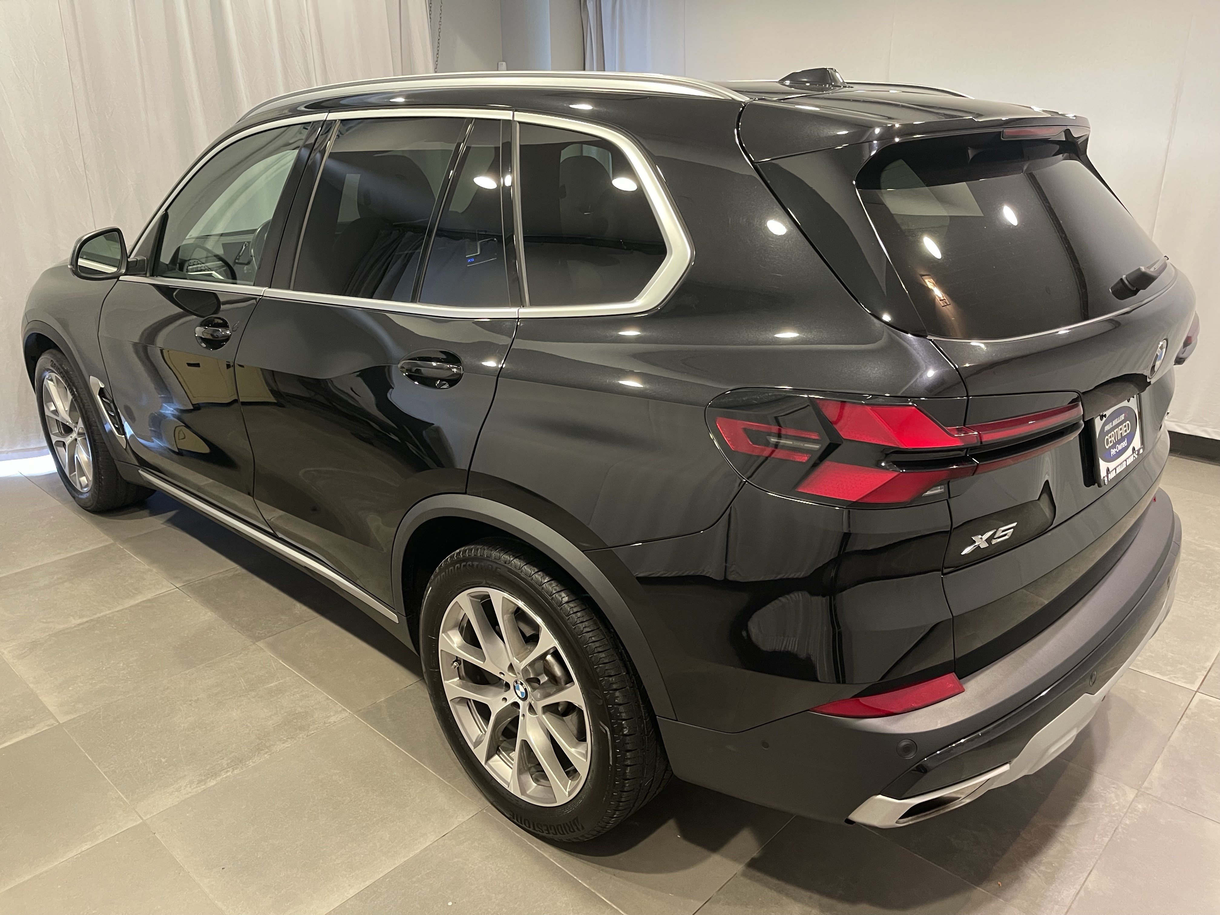 Certified 2024 BMW X5 xDrive40i w/ Premium Package AWD/4WD image 4