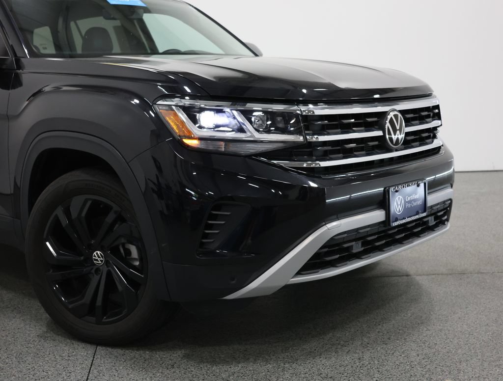 Certified 2023 Volkswagen Atlas SE w/ Black Wheel Package AWD/4WD image 3