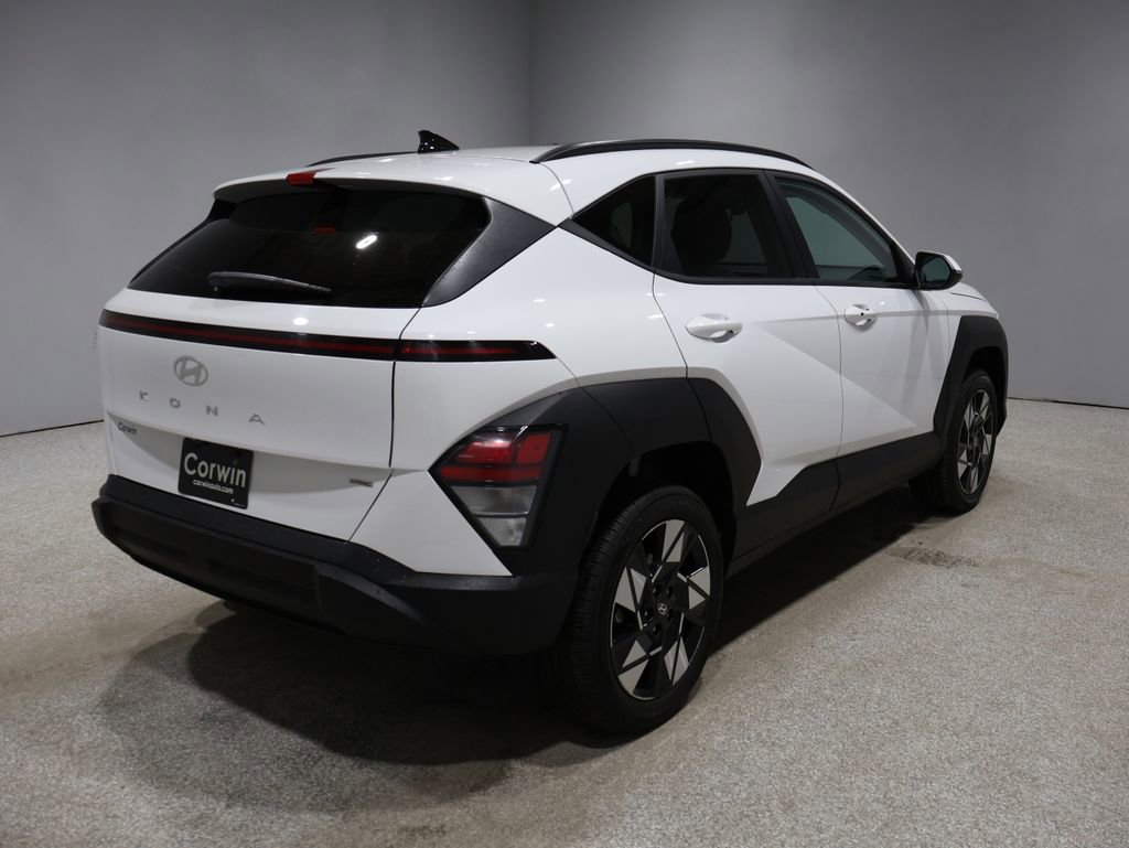Used 2025 Hyundai Kona SEL image 2