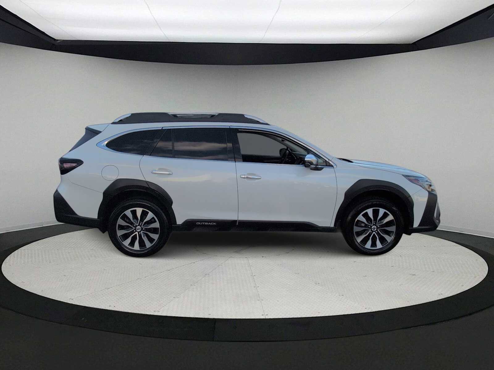 Used 2024 Subaru Outback Touring image 9