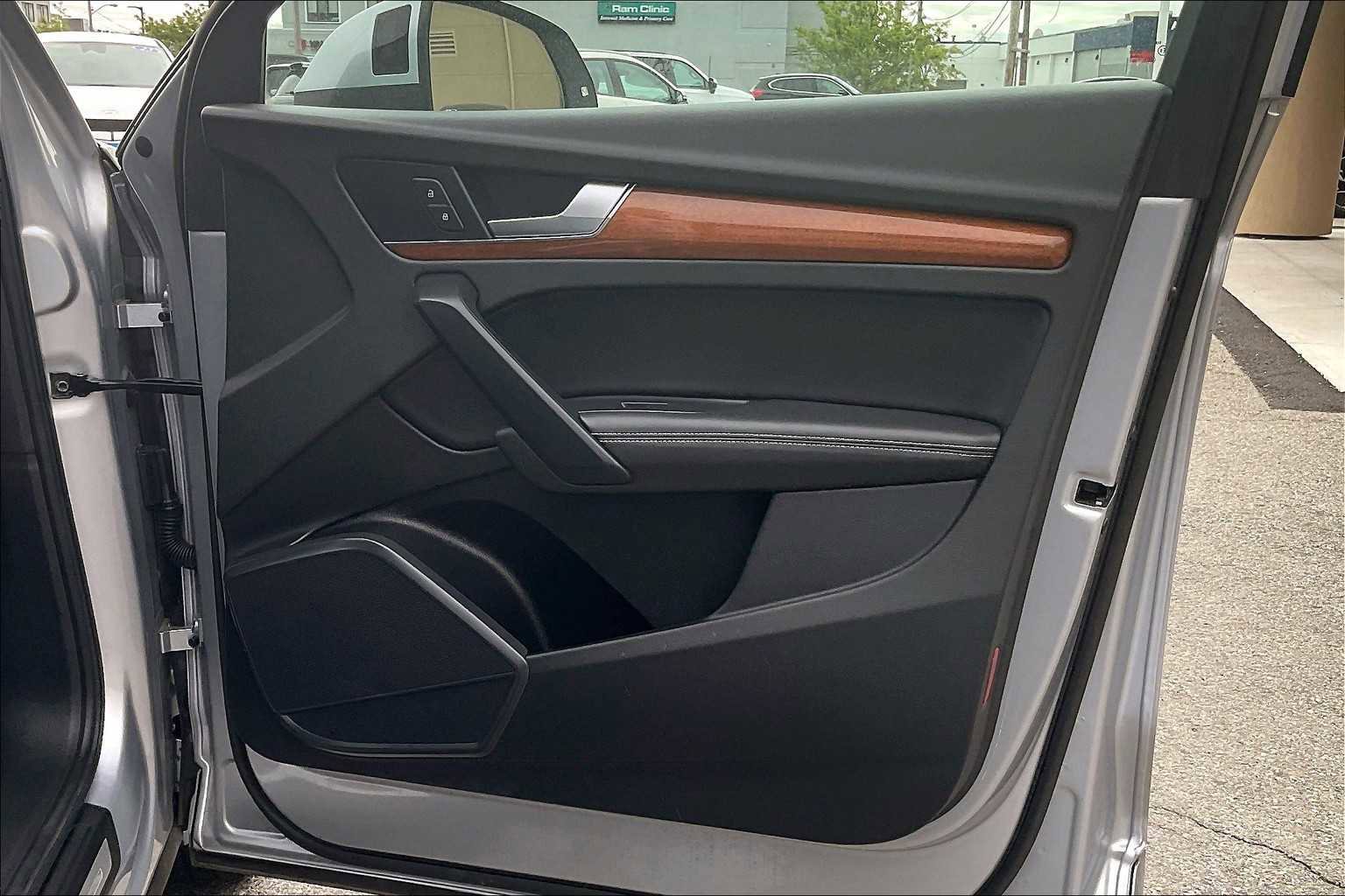 Used 2022 Audi Q5 2.0T Premium Plus w/ Premium Plus Package image 12