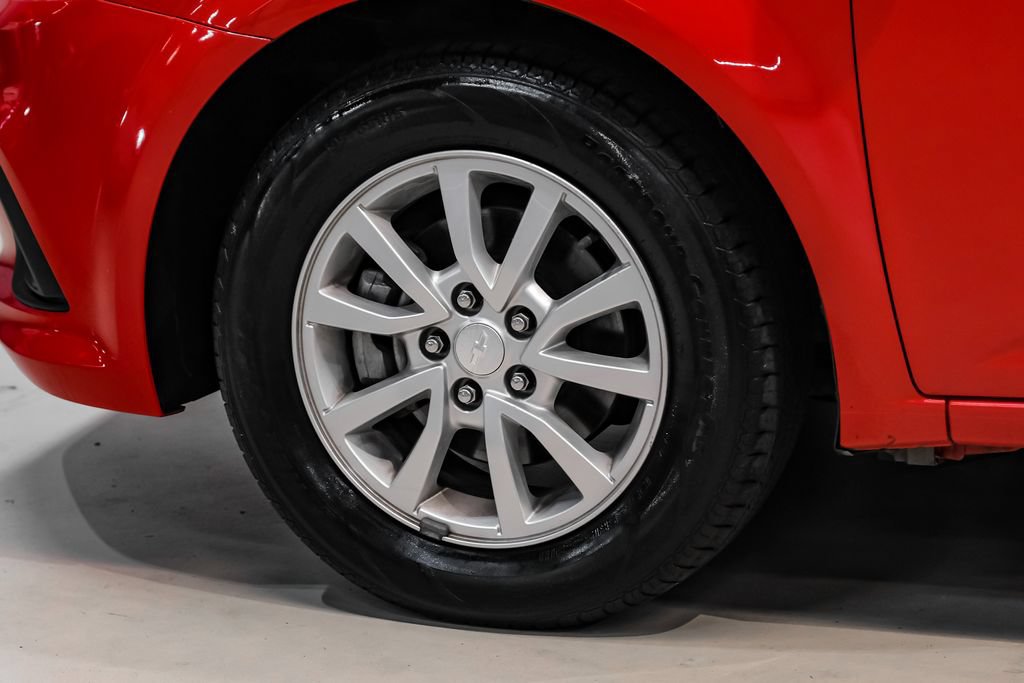 Used 2018 Chevrolet Sonic LT FWD image 53