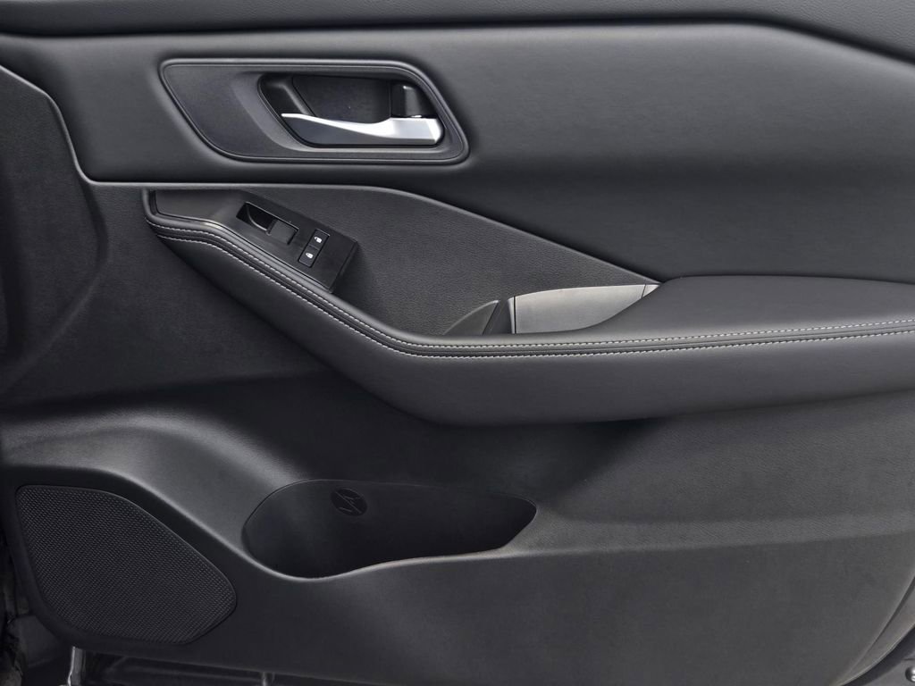 New 2026 Nissan Rogue SV image 8