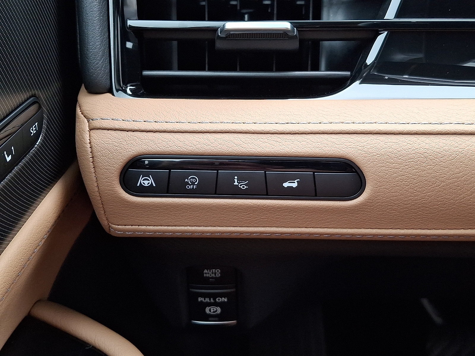 Certified 2025 INFINITI QX80 Luxe AWD/4WD image 27