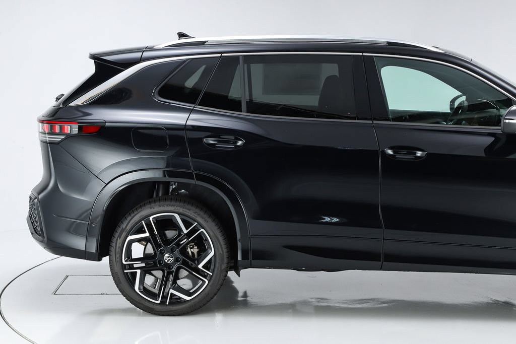 New 2026 Volkswagen Tiguan SEL R-Line AWD/4WD image 11