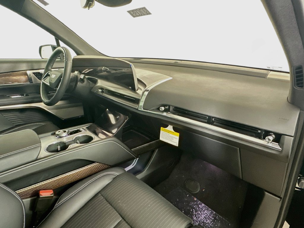 New 2027 Cadillac Vistiq Sport w/ LPO, Floor Liner Package AWD/4WD image 36