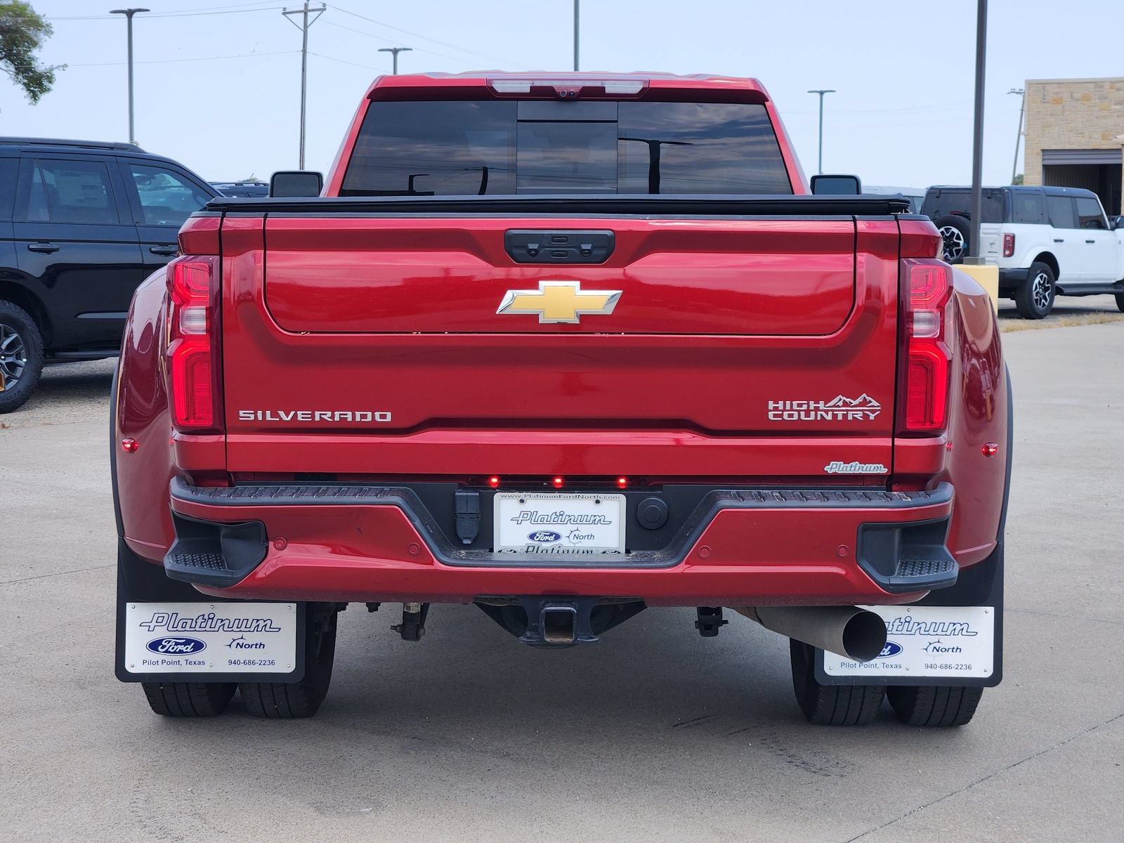 Used 2025 Chevrolet Silverado 3500 High Country w/ High Country Premium Package AWD/4WD image 8