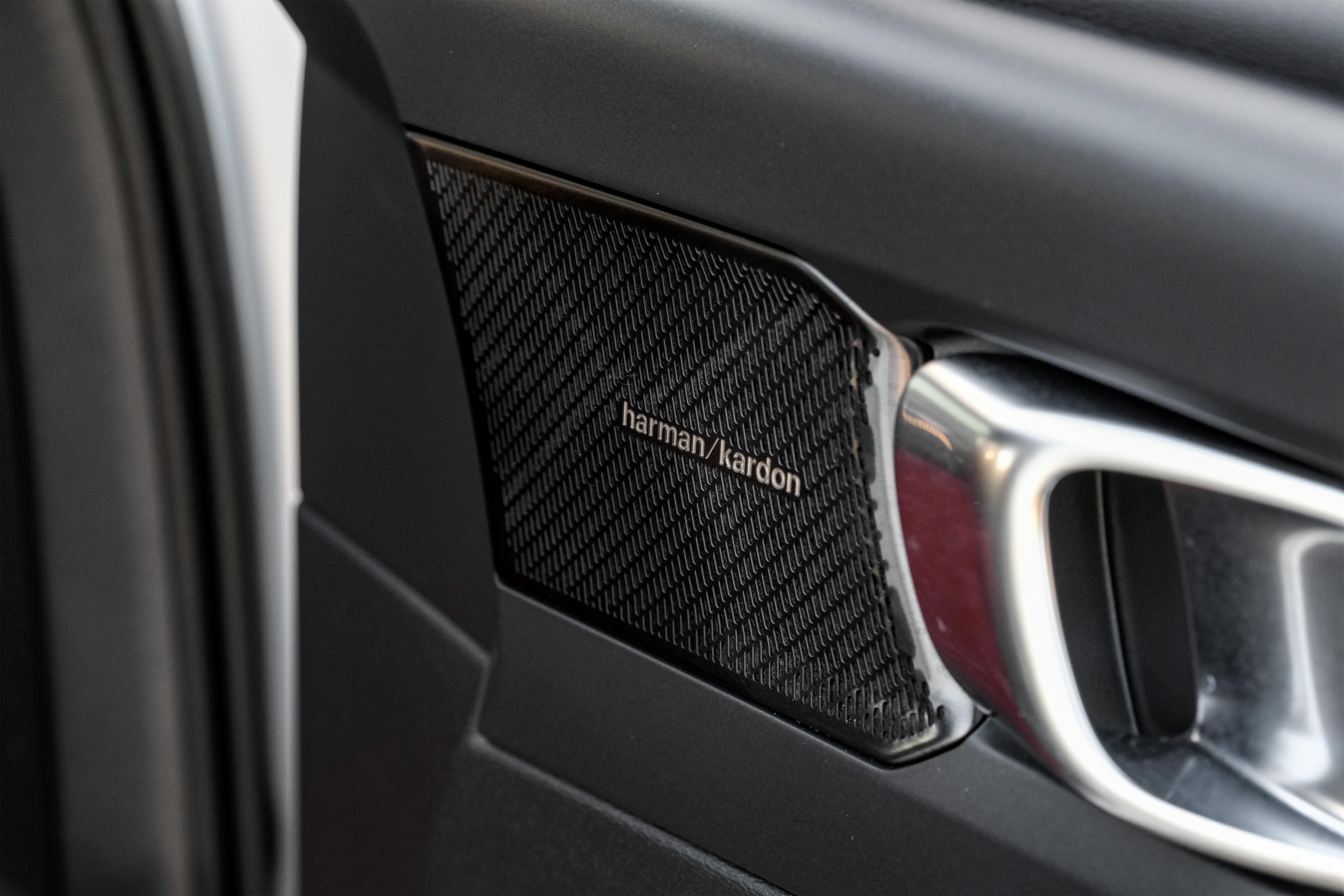 Used 2021 Volvo XC40 T4 R-Design image 48