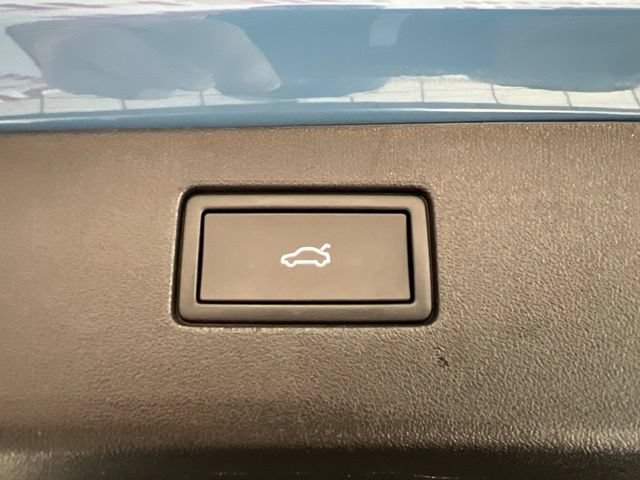 Used 2025 Volkswagen Tiguan SE R-Line AWD/4WD image 9