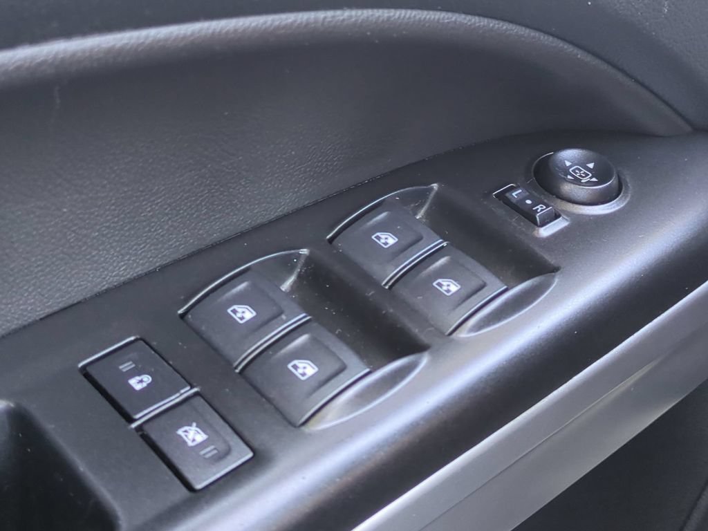 Used 2022 Chevrolet Colorado LT w/ Redline Special Edition RWD image 29