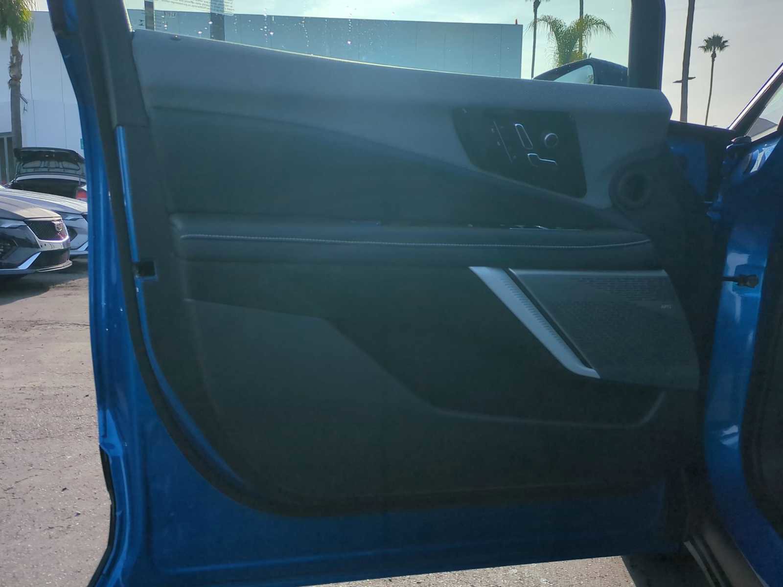 Used 2025 Cadillac Optiq Luxury 1 image 10