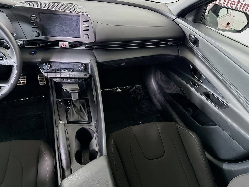 Certified 2025 Hyundai Elantra Sport FWD image 25