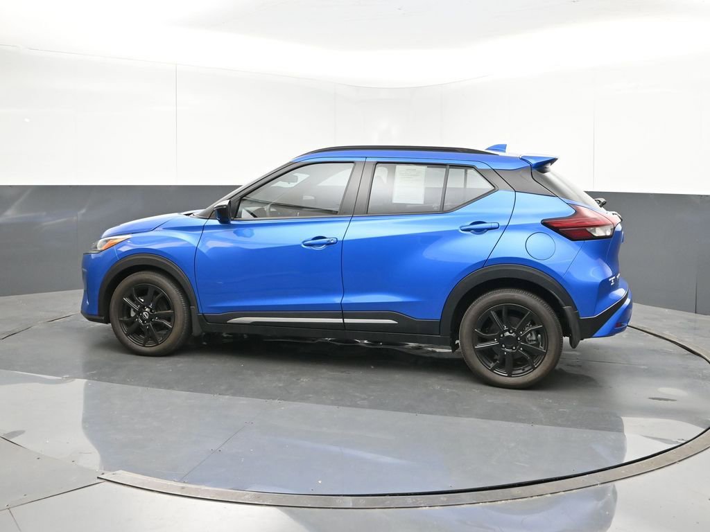 Used 2023 Nissan Kicks SR image 3